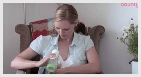 step2-of-Using-a-manual-breast-pump-3 step2-of-Using-a-manual-breast-pump-3