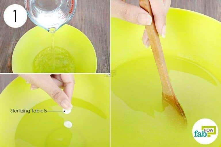 Sterilizing-baby-bottles-using-sterilizing-tablets