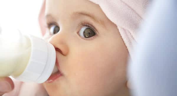 baby-with-baby-bottles