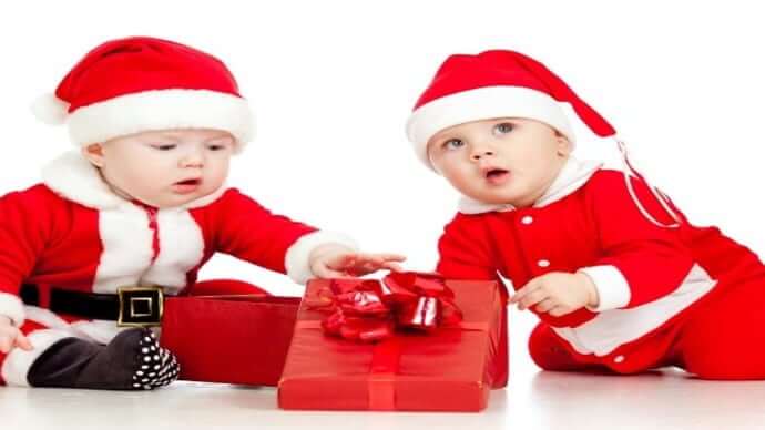 What to Buy for Baby’s First Christmas? A Complete Guide for New Mom